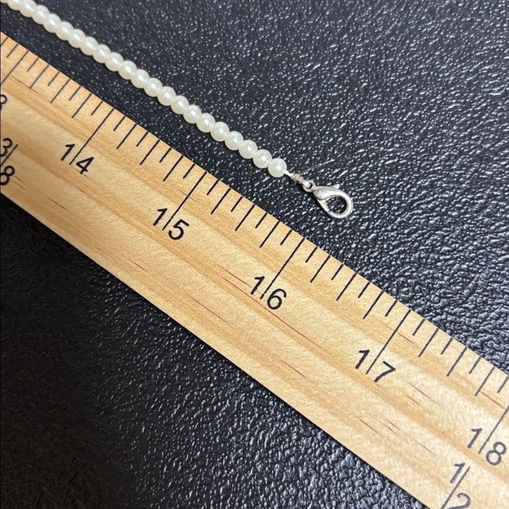 Vintage RALPH LAUREN STERLING CHARM AND CLASP FAUX PEARL NECKLACE - Picture 7 of 7